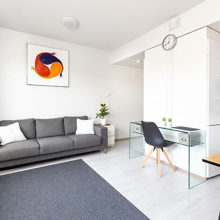 Valoisa Parvekkeellinen Kaksio, Oma Parkkipaikka Apartment Tampere Exterior foto