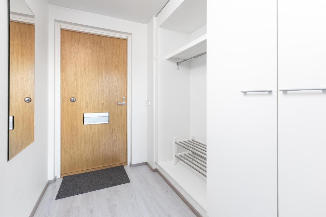 Valoisa Parvekkeellinen Kaksio, Oma Parkkipaikka Apartment Tampere Exterior foto