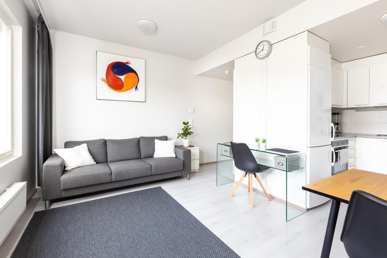 Valoisa Parvekkeellinen Kaksio, Oma Parkkipaikka Apartment Tampere Exterior foto