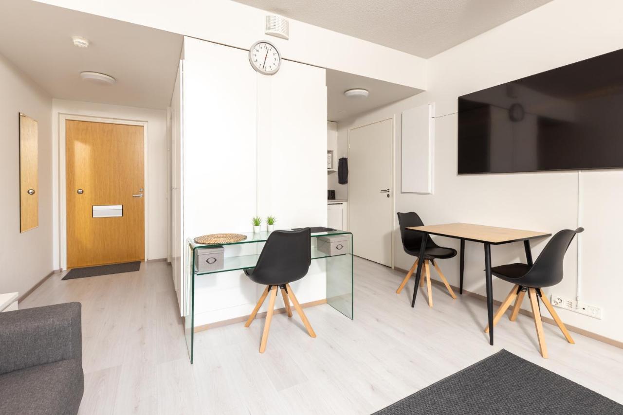 Valoisa Parvekkeellinen Kaksio, Oma Parkkipaikka Apartment Tampere Exterior foto